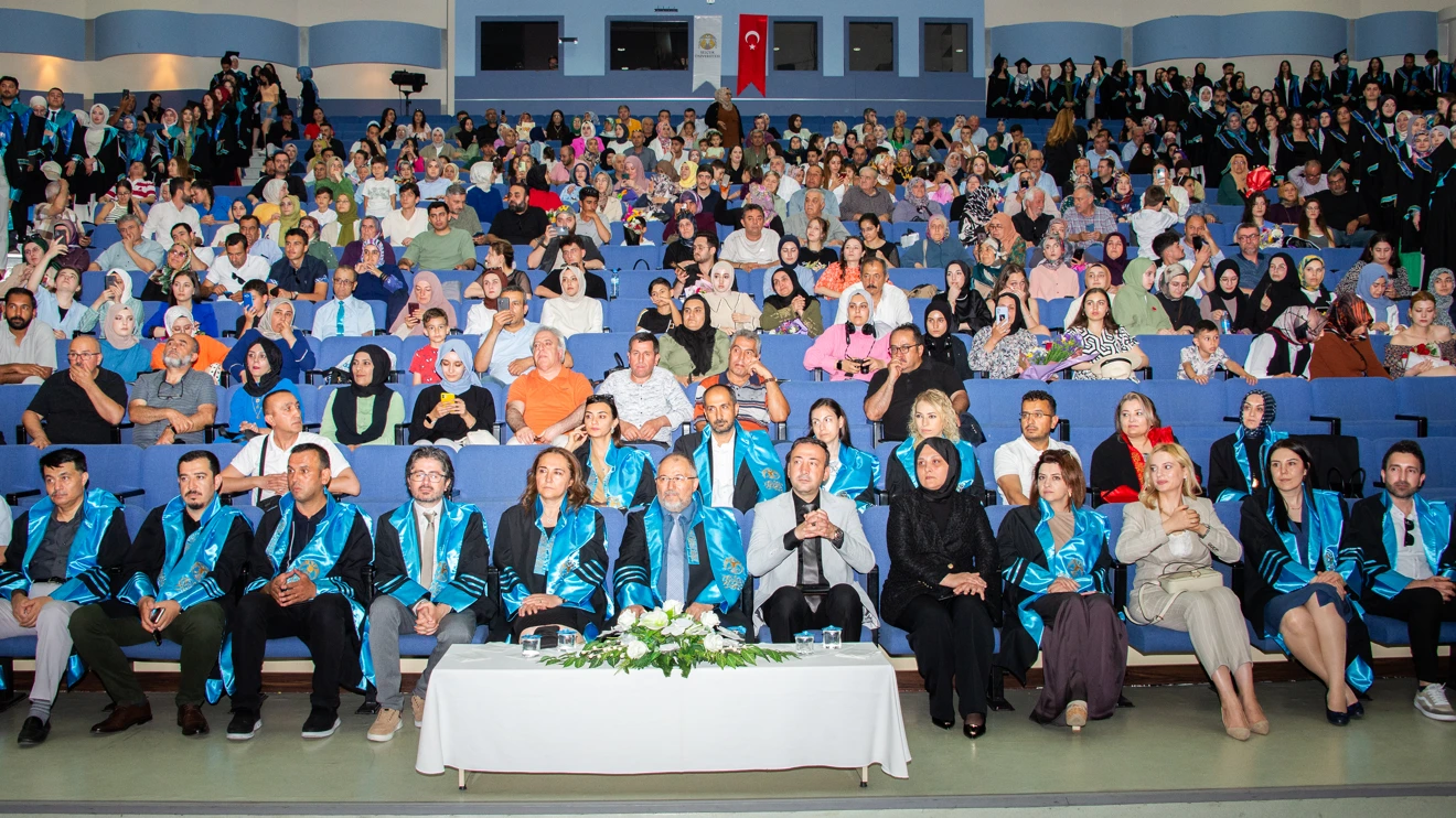 Selçuk Üniversitesi Eğitim Fakültesi Mezuniyet Töreni yapıldı
